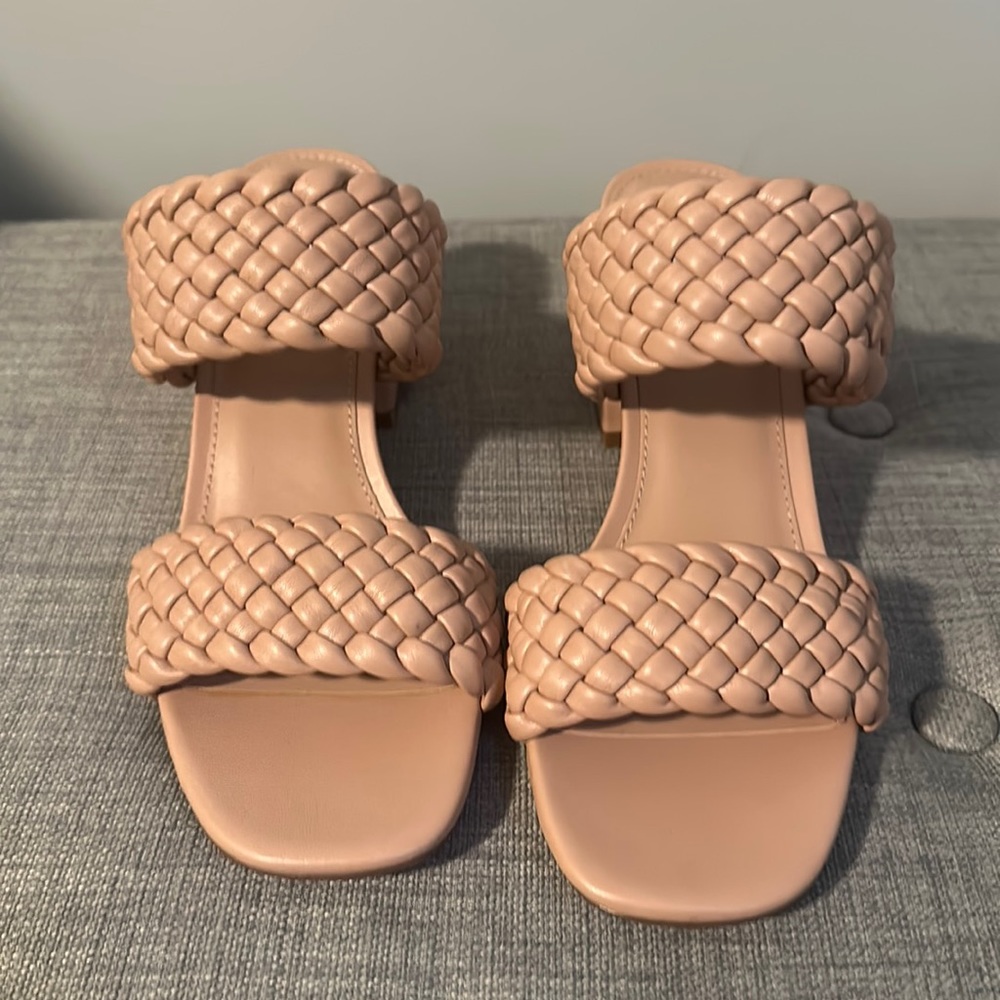 Steve Madden. Size 10. Nude heeled sandal